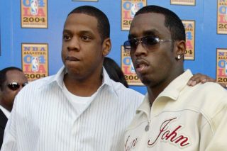 Ο Jay-Z και ο Diddy σε παλαιότερη κοινή εμφάνιση σε αγώνα μπάσκετ